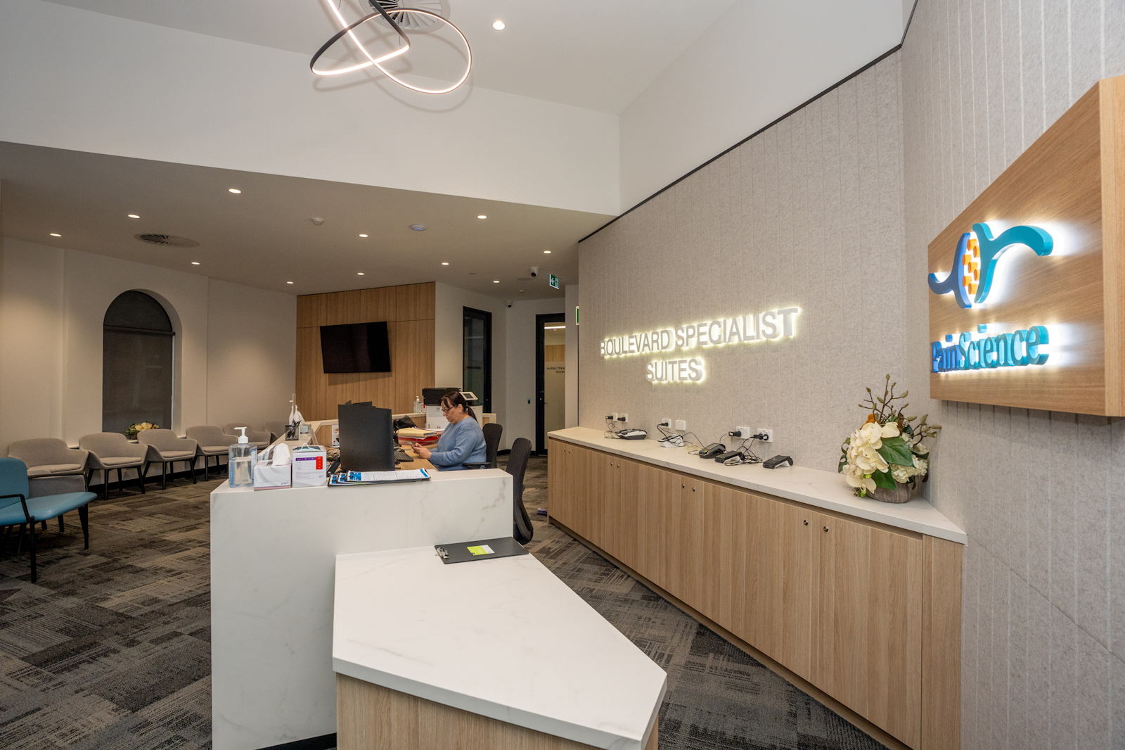 Modern Boulevard Specialist Suites reception area